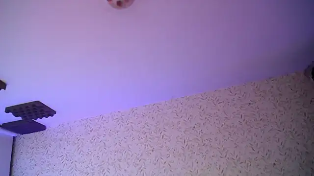 luly pink online show from 12-18-25, 03:55