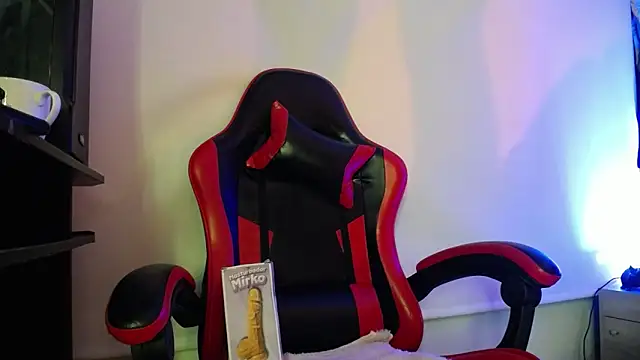 luly pink online show from 11-05-25, 04:04