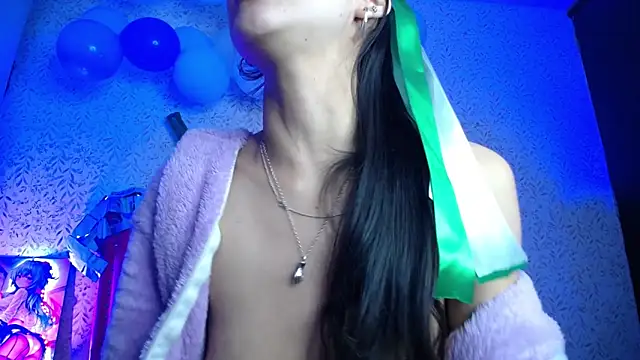 Snapshot of luly_pink chatting on 10-01-25, 04:06 luly pink online show from 10-01-25, 04:06