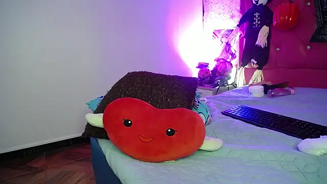 luly pink online show from 10-25-25, 11:09