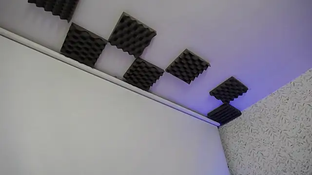 luly pink online show from 11-25-25, 04:02