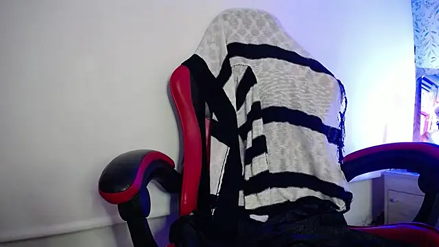 luly pink online show from 11-06-25, 04:05