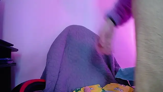 luly pink online show from 11-13-25, 03:32