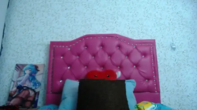 Snapshot of luly_pink chatting on 09-25-25, 03:34 luly pink online show from 09-25-25, 03:34