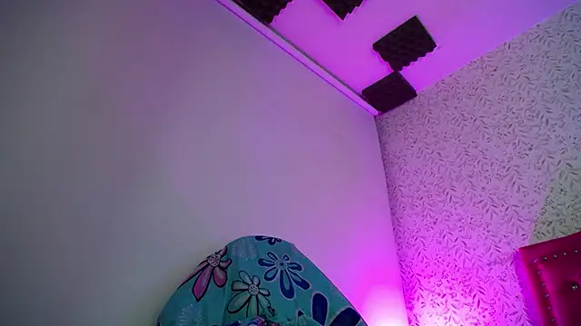 luly pink online show from 03-11-26, 04:06