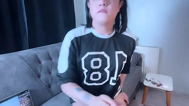 Arab tgirl online show from 03-13-26, 10:48