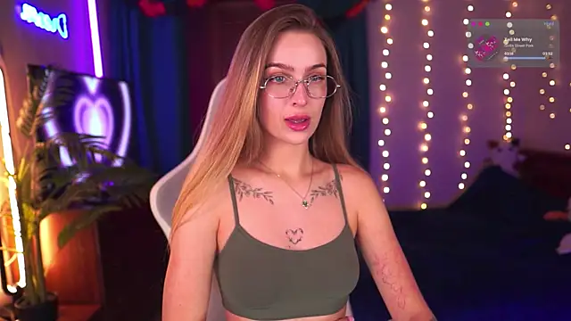 Kamila icee online show from 11-09-25, 08:46