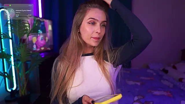 Kamila icee online show from 10-17-25, 07:59