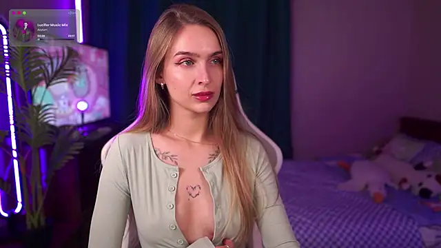 Kamila icee online show from 10-18-25, 06:43