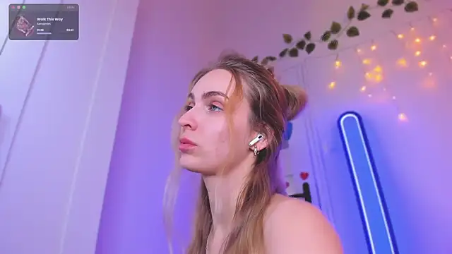 Kamila icee online show from 02-26-25, 11:30