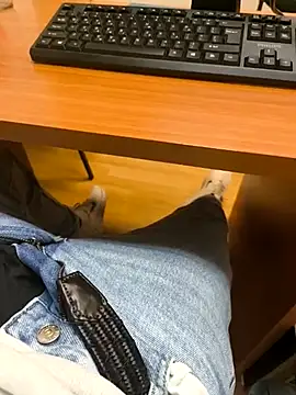 Snapshot of onbifeet chatting on 03-11-25, 05:46 onbifeet online show from 03-11-25, 05:46