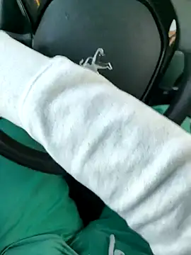 Snapshot of onbifeet chatting on 03-08-25, 08:55 onbifeet online show from 03-08-25, 08:55