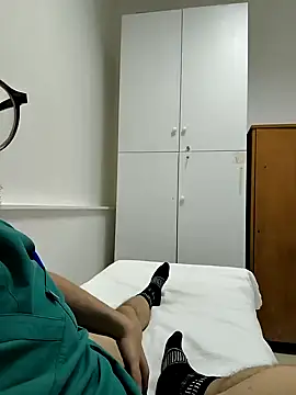 Snapshot of onbifeet chatting on 03-05-25, 03:29 onbifeet online show from 03-05-25, 03:29