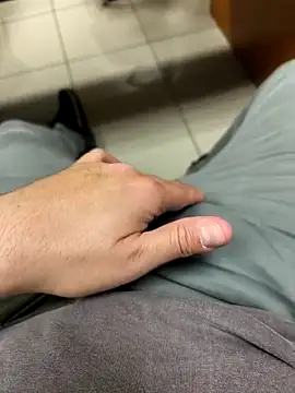 onbifeet online show from 05-18-26, 01:49