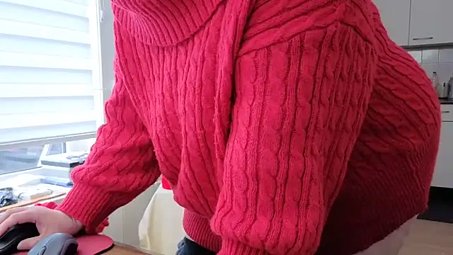 Snapshot of MilfGina chatting on 02-16-26, 12:26 MilfGina online show from 02-16-26, 12:26