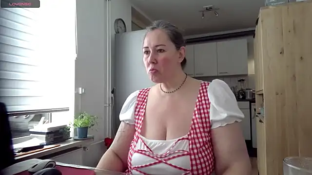 MilfGina online show from 09-29-25, 07:26