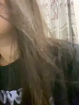 Snapshot of Krixxi22 chatting on 12-25-24, 02:45 Krixxi22 online show from 12-25-24, 02:45