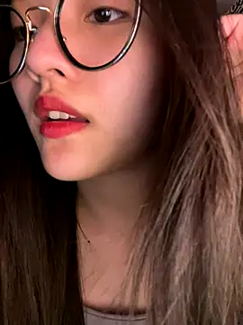 Snapshot of Krixxi22 chatting on 09-18-25, 03:26 Krixxi22 online show from 09-18-25, 03:26