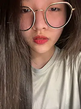 Krixxi22 online show from 02-12-26, 05:23