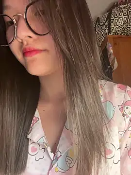 Krixxi22 online show from 11-16-25, 02:33