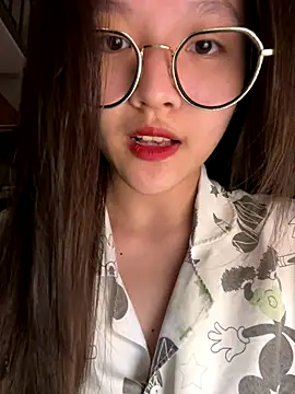 Snapshot of Krixxi22 chatting on 10-19-25, 05:48 Krixxi22 online show from 10-19-25, 05:48