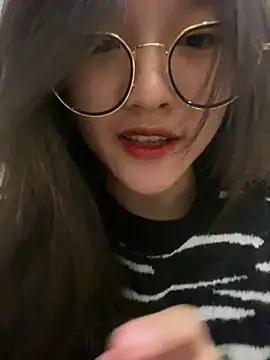 Snapshot of Krixxi22 chatting on 01-18-25, 04:10 Krixxi22 online show from 01-18-25, 04:10