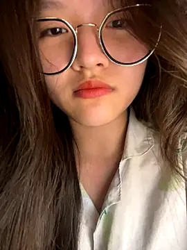 Snapshot of Krixxi22 chatting on 10-12-25, 02:18 Krixxi22 online show from 10-12-25, 02:18