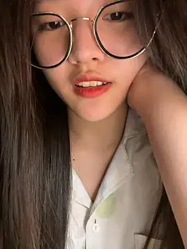 Krixxi22 online show from 11-20-25, 02:29