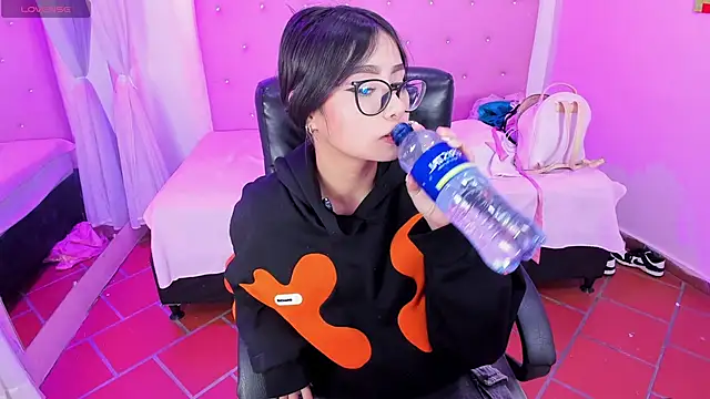 Ashlyeegray online show from 05-31-26, 05:46