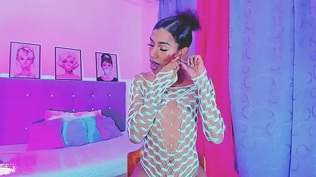 Kimberly thompsom online show from 02-18-25, 08:03