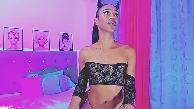 Kimberly thompsom online show from 02-07-25, 03:23