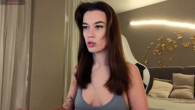 Snapshot of BBabyShark chatting on 11-08-25, 02:26 BBabyShark online show from 11-08-25, 02:26