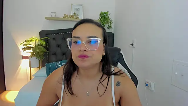 zoe danae  online show from 02-24-25, 12:16