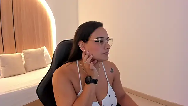 zoe danae  online show from 11-12-25, 12:31