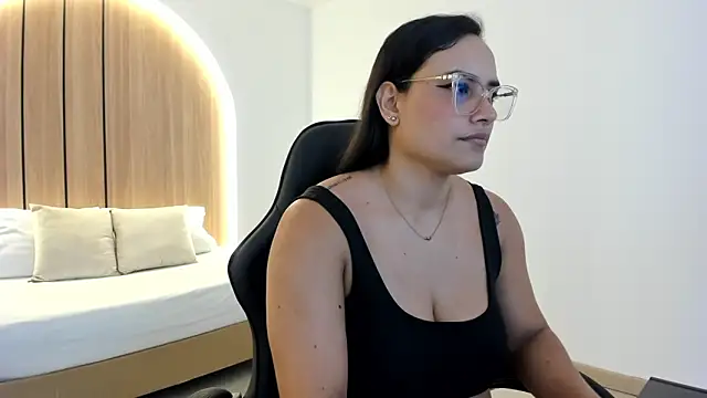 zoe danae  online show from 10-06-25, 12:17
