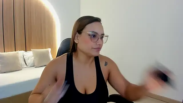 zoe danae  online show from 04-13-26, 12:20