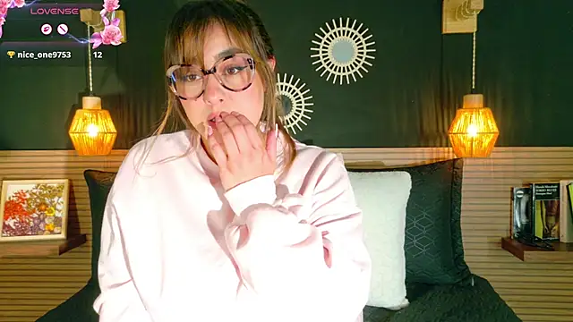 AnnaVictoria   online show from 04-08-26, 01:29