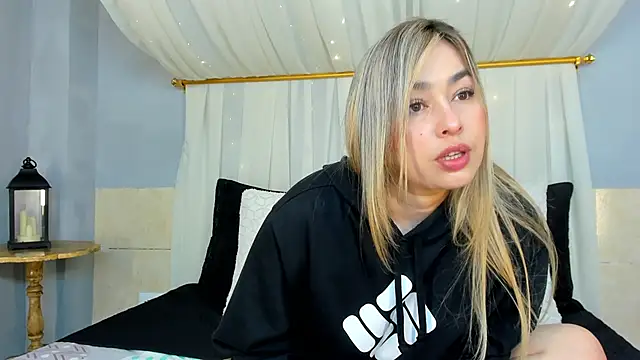 Snapshot of AnnaVictoria__ chatting on 01-04-25, 03:40 AnnaVictoria   online show from 01-04-25, 03:40