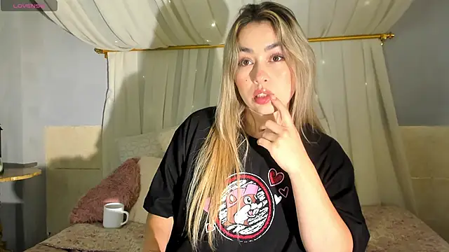 Snapshot of AnnaVictoria__ chatting on 02-24-25, 06:16 AnnaVictoria   online show from 02-24-25, 06:16