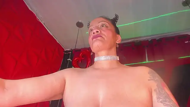 Taylor-hardcore online show from 11-11-25, 02:34