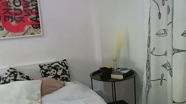 Snapshot of LuanaDess chatting on 12-18-24, 09:29 LuanaDess online show from 12-18-24, 09:29