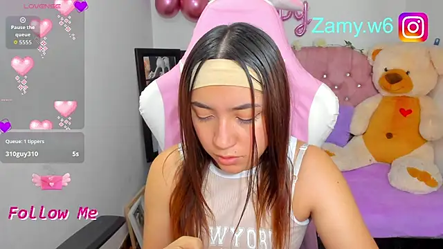 Snapshot of karla_cute01 chatting on 09-19-25, 09:13 karla cute01 online show from 09-19-25, 09:13