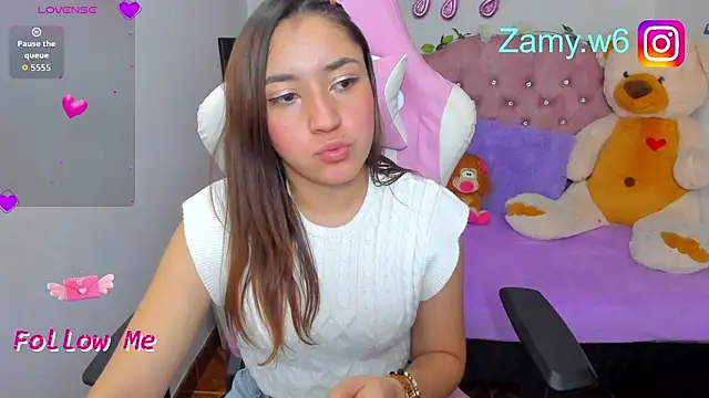 Snapshot of karla_cute01 chatting on 09-22-25, 05:02 karla cute01 online show from 09-22-25, 05:02