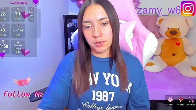 Snapshot of karla_cute01 chatting on 10-24-25, 10:31 karla cute01 online show from 10-24-25, 10:31