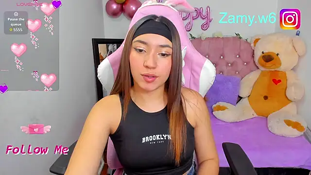 Snapshot of karla_cute01 chatting on 09-18-25, 05:10 karla cute01 online show from 09-18-25, 05:10