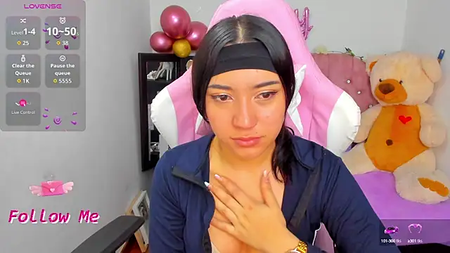 Snapshot of karla_cute01 chatting on 10-17-25, 08:39 karla cute01 online show from 10-17-25, 08:39