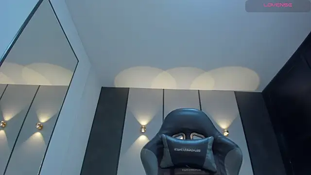 cloe yeraldy  online show from 09-19-25, 02:26