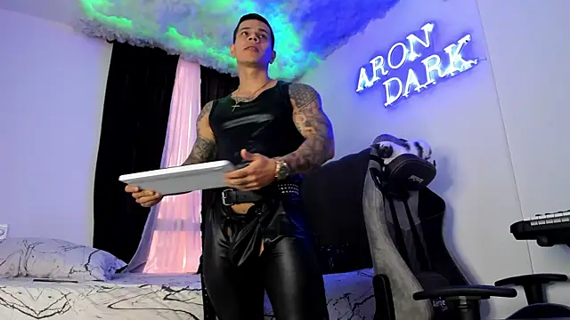 Snapshot of Aron_Dark chatting on 02-09-25, 11:47 Aron Dark online show from 02-09-25, 11:47