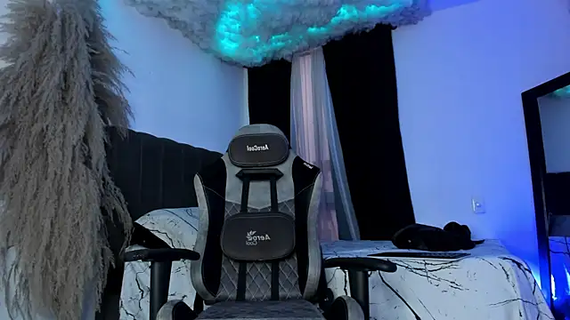Aron Dark online show from 07-19-26, 10:50