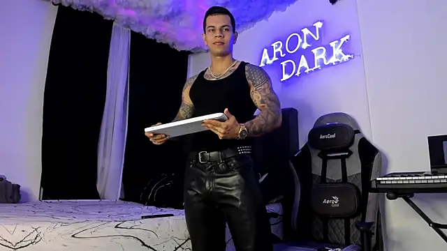 Snapshot of Aron_Dark chatting on 02-12-25, 11:51 Aron Dark online show from 02-12-25, 11:51